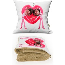 Caisya Butik Sevgililer Günü Hediyesi Kalpli Baskılı Battaniyeli Opsiyonel Dekoratif Kırlent Sevgiliye Hediye