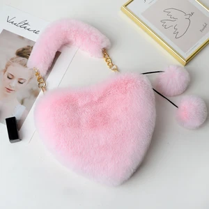 QiQi Store El Çantası Peluş Kadın Kalp Şekilli Zincir Çanta Küçük Top Kolye Sevimli Bayan Çanta ile (Yurt Dışından)