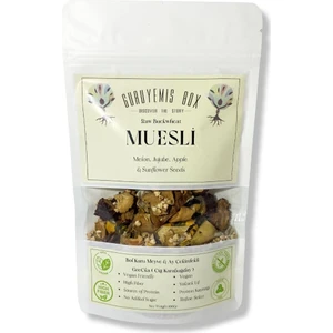 Guruyemiş Box Greçka Çiğ Karabuğday Müsli Bol Kuru Meyveli Ay Çekirdekli Vegan Şekersiz 100 gr Kahvaltılık Gevrek Sağlıklı Kahvaltı Beslenme Yüksek Lif Protein Kaynağı Vegan Şekersiz