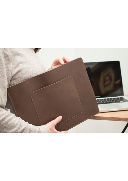 Hakiki Deri Kahve El Yapımı Dosyalık Laptop - Macbook Kılıf - Mouse Pad GK01