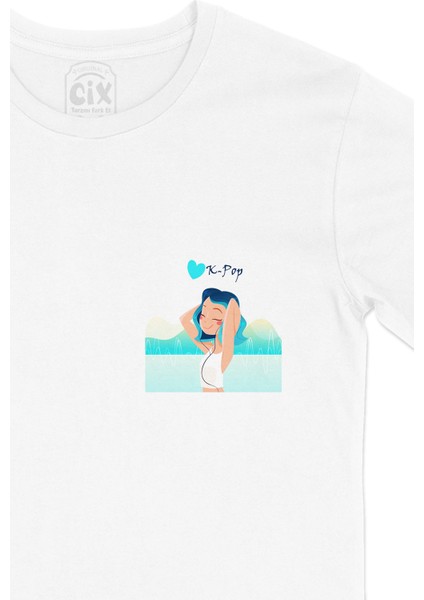 K-Pop Kızı Cep Logo Tasarımlı Beyaz Tişört