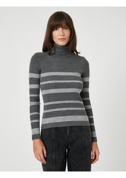 Triko Boğazlı Kazak Dar Kesim modelleri