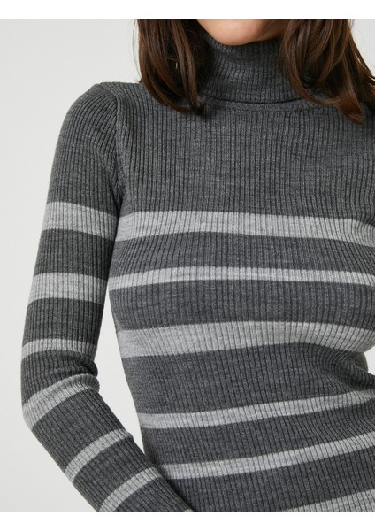 Triko Boğazlı Kazak Dar Kesim indirimleri