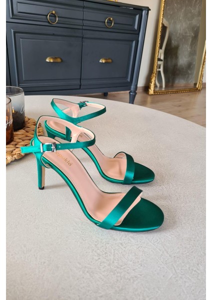 036 1100 Topukla Kadın Saten Tek Bant Abiye Ayakkabı