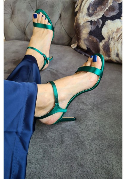 036 1100 Topukla Kadın Saten Tek Bant Abiye Ayakkabı modelleri