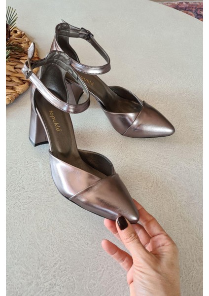 015 046 Topukla Kadın Abiye Ayakkabı
