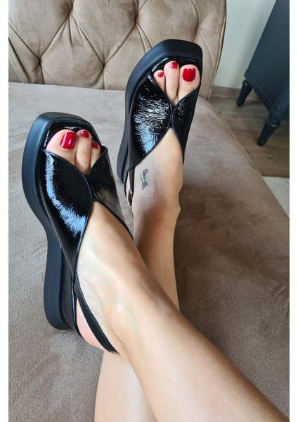 022 20633 Topukla Kadın Deri Dolgu Topuk Sandalet fırsatları