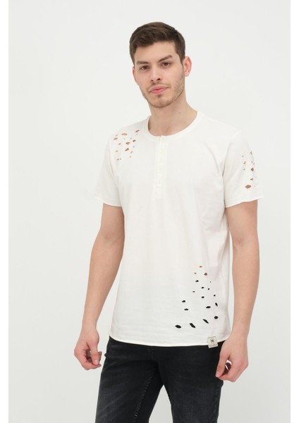 Erkek Düğmeli Yırtık Detaylı Kısa Kollu Basic T-Shirt fiyatları
