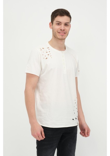 Erkek Düğmeli Yırtık Detaylı Kısa Kollu Basic T-Shirt modelleri