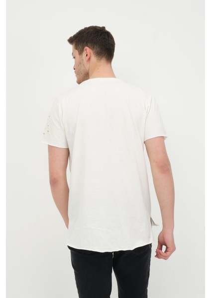 Erkek Düğmeli Yırtık Detaylı Kısa Kollu Basic T-Shirt fırsatları