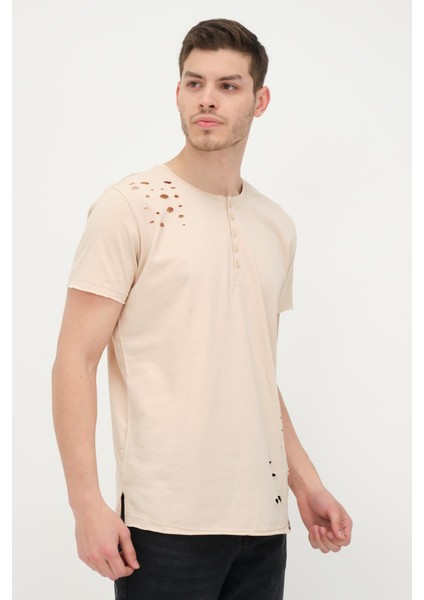 Erkek Düğmeli Yırtık Detaylı Kısa Kollu Basic T-Shirt indirimleri
