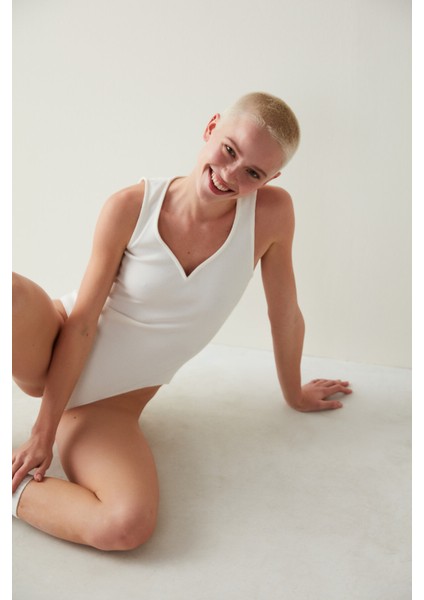 Tel Yaka Detaylı Bodysuit modelleri