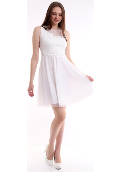 Tül Robalı Yaka ve Bel Güpür Detaylı Simli Kloş Kısa Elbise fiyatları