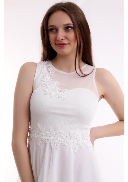 Tül Robalı Yaka ve Bel Güpür Detaylı Simli Kloş Kısa Elbise fırsatları