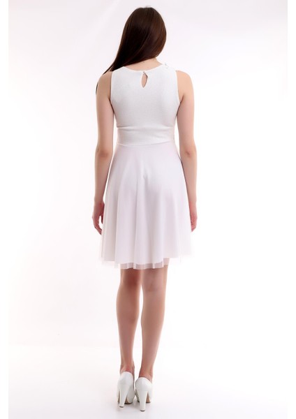 Tül Robalı Yaka ve Bel Güpür Detaylı Simli Kloş Kısa Elbise indirimleri