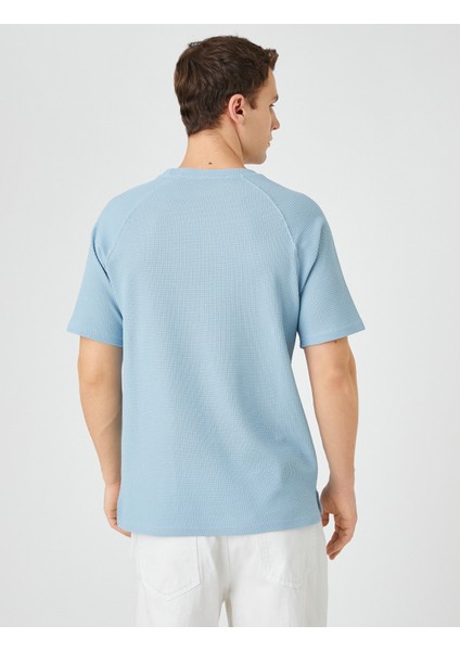 Basic Tişört Bisiklet Yaka Dokulu Reglan Kol Detaylı fırsatları