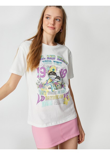 Slogan Baskılı Tişört Bisiklet Yaka Kısa Kollu fiyatları