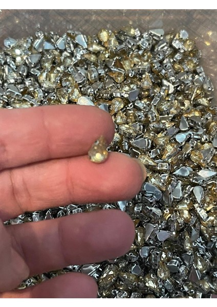 1 cm Sarı Mini Damla Kasalı Delikli Dikme Taş Boncuk
