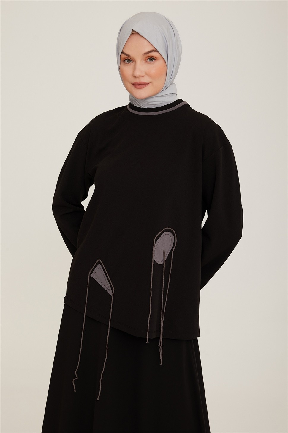 Armine Işlemeli Sweatshirt 22K3213 Siyah görsel 3