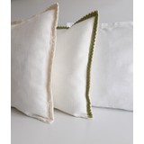 Fabric By Gülçin Keten Pamuklu Krem Renk Dantel Biyeli Yastık Kılıfı