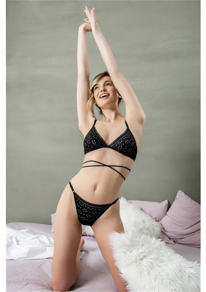 2318 Kadın Siyah Brodeli Üçgen Sütyen modelleri