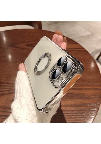 iPhone 14 Pro (6.1) Uyumlu Lüks Lens Korumalı Logo Gösteren Yumuşak Şeffaf Kaplama Kılıf