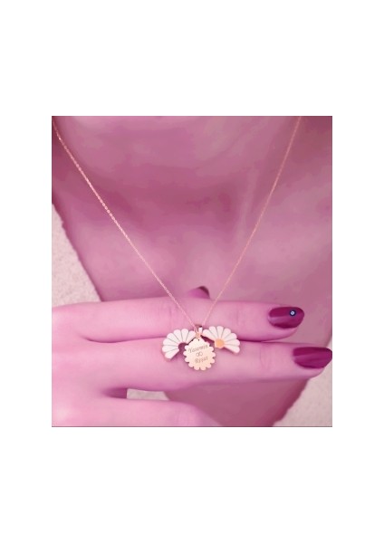 Gizli İsim Yazılabilir 925 Ayar Papatya Çiçek Modeli Kadın Roze Renk Gümüş Kolye fiyatları