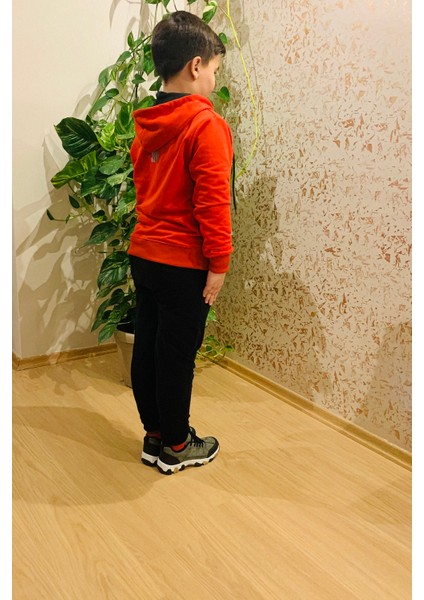 Erkek Çocuk Kırmızı Siyah Parçalı Fermuarlı Cepli Kapşonlu Arkası Baskılı Sweatshirt fiyatları