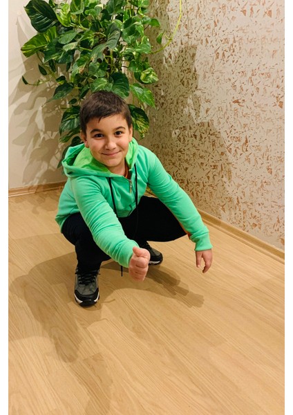 Erkek Çocuk Yeşil Oranj Parçalı Fermuarlı Cepli Kapşonlu Arkası Baskılı Sweatshirt