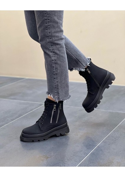 Kaymaz Kauçuk Taban Bağcıklı Fermuarlı Su Geçirmez Fermuar Desen Detay Kadın Bot modelleri