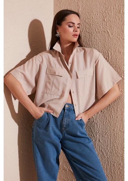 Pamuklu Oversize Çift Cepli Kısa Kol Gömlek Bayan Gömlek 6234786