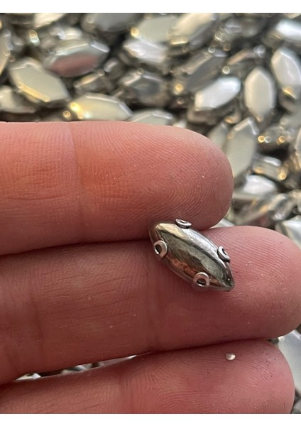1.5 cm Gri Gümüş Metal Kasalı Dikiş Delikli Boncuk Dikiş Aksesuar