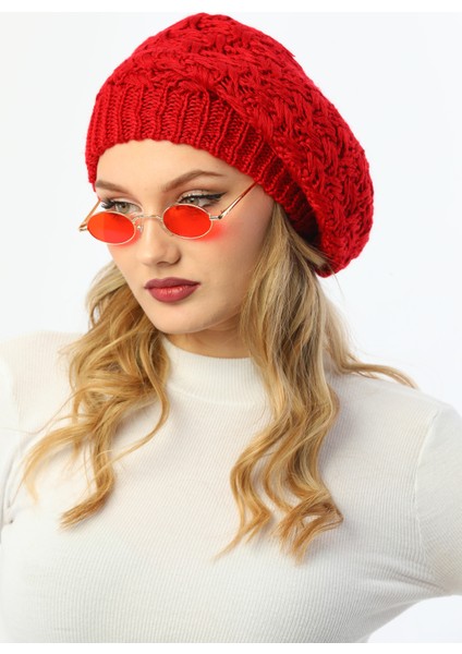 Çift Kat Kırmızı Kadın Ressam Bere