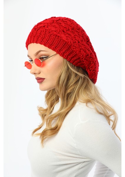 Çift Kat Kırmızı Kadın Ressam Bere modelleri