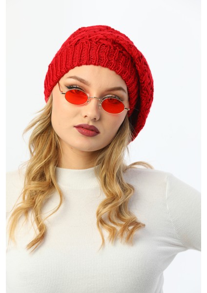 Çift Kat Kırmızı Kadın Ressam Bere fırsatları