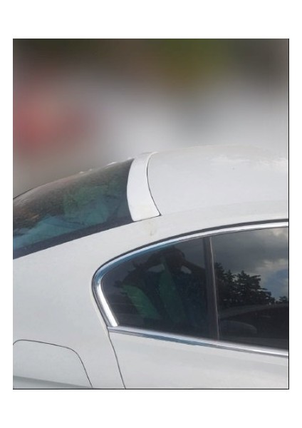 Volkswagen Passat B8 Cam Üstü Spoiler