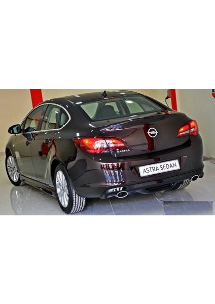 Opel Astra J Sedan Difüzör
