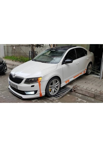 Skoda Octavia Yan Marşpiyel