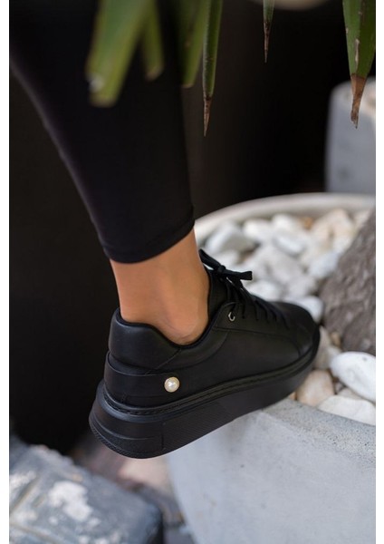 Siyah Bağcıklı Inci Detaylı Kalın Taban Spor Ayakkabı fiyatları