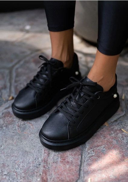 Siyah Bağcıklı Inci Detaylı Kalın Taban Spor Ayakkabı fırsatları