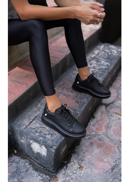 Siyah Bağcıklı Inci Detaylı Kalın Taban Spor Ayakkabı indirimleri