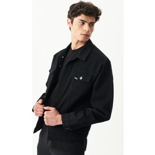Riders By Lee Erkekler İçin Regular Fit Siyah Denim Ceket Trucker Tarzında Modern Görünüm