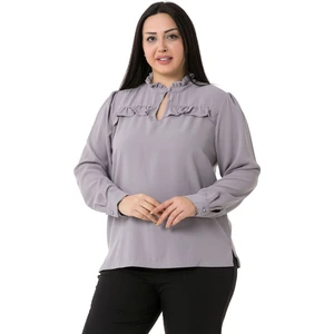 Disentis Modest Büyük Beden Yaka ve Göğüste Fırfır Detaylı Yanı Yırtmaçlı Gri Bluz