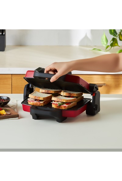 Karaca Future Essential Tost Makinesi Matte Red 1800 W