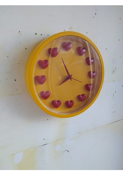 Sarı Kırmızı Taraftar Kalpli 3D Duvar Salon Ofis Saati 22 cm Plastik modelleri