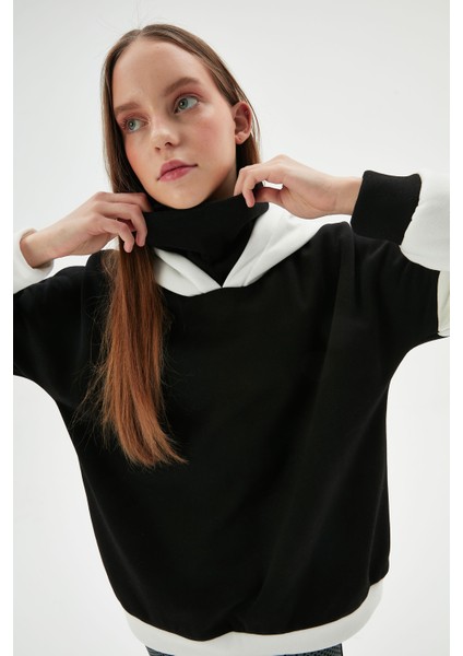 Kadın Siyah Beyaz Dik Yakalı Oversize Hoodie fiyatları
