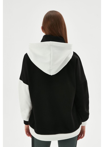 Kadın Siyah Beyaz Dik Yakalı Oversize Hoodie indirimleri