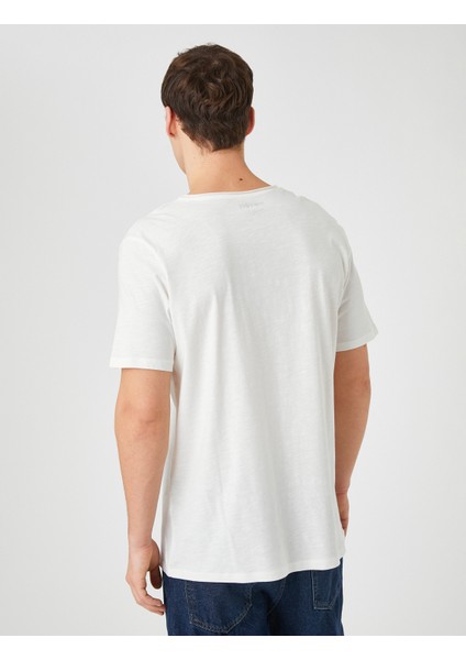 Basic Tişört V Yaka Cep Detaylı Kısa Kollu fırsatları