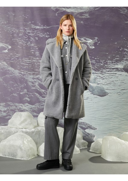 Şahika Ercümen x Koton - Kruvaze Düğmeli Peluş Kaban