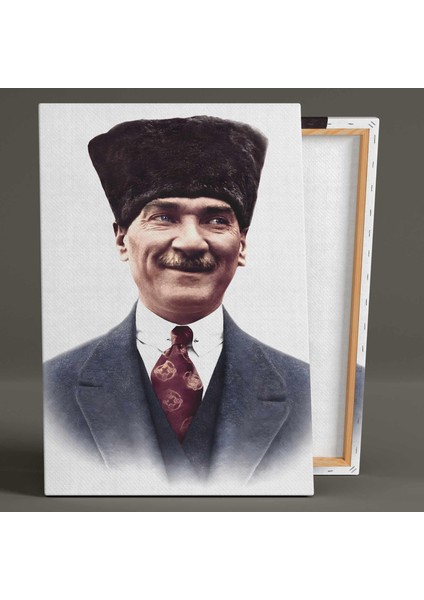 Gazi Mustafa Kemal Atatürk Gülümseyen Kalpaklı Karizma Kanvas Tablo